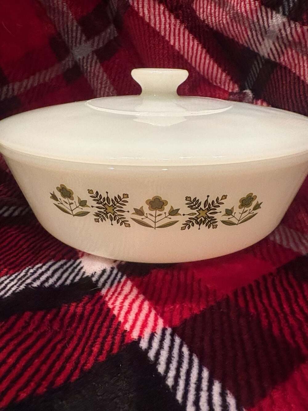 Fire King Meadow Green Casserole Dish 1.5 Qt Milk Glass With Lid